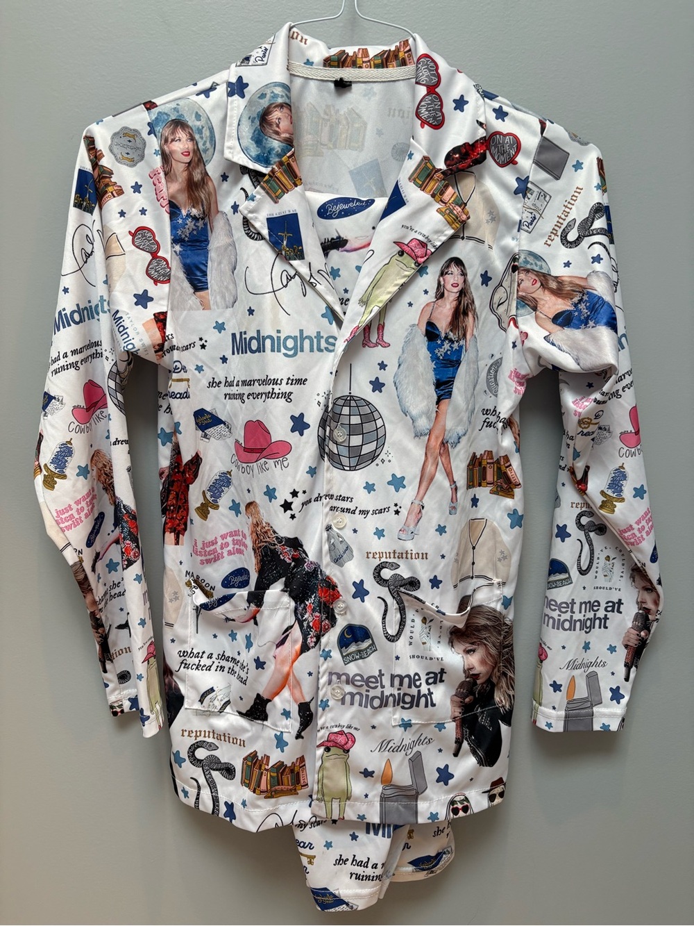 Taylor Swift Collage Pajama Set Womens Small Satin Feel Long Sleeve Pants